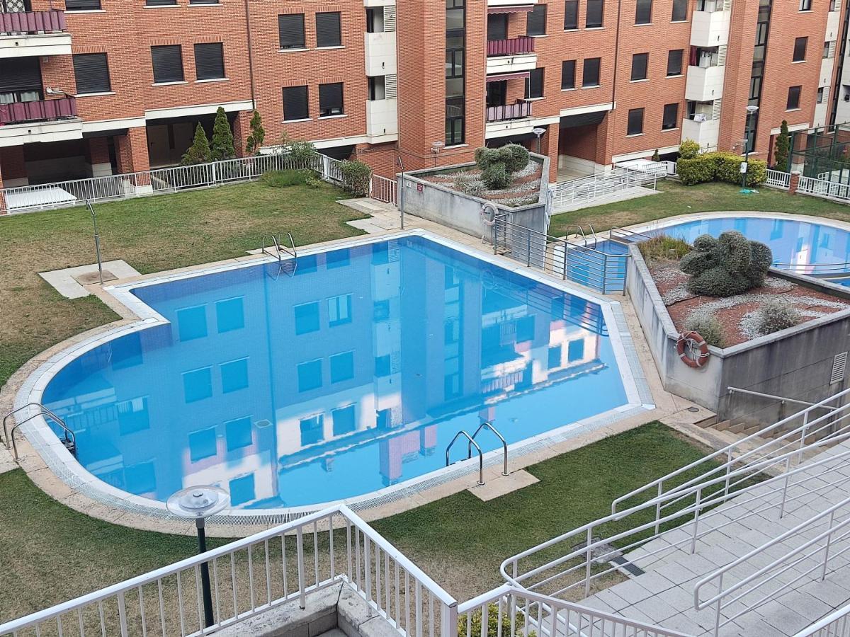 Precioso Apartamento Con Terraza, Pistas De Padel Y Piscinas Apartment Castro Urdiales Bagian luar foto