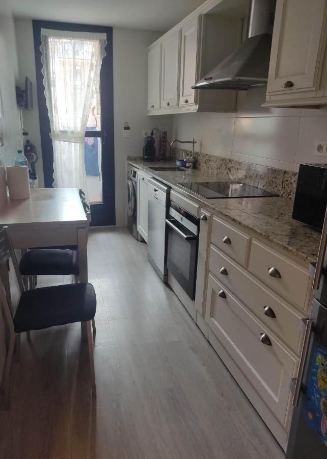 Precioso Apartamento Con Terraza, Pistas De Padel Y Piscinas Apartment Castro Urdiales Bagian luar foto