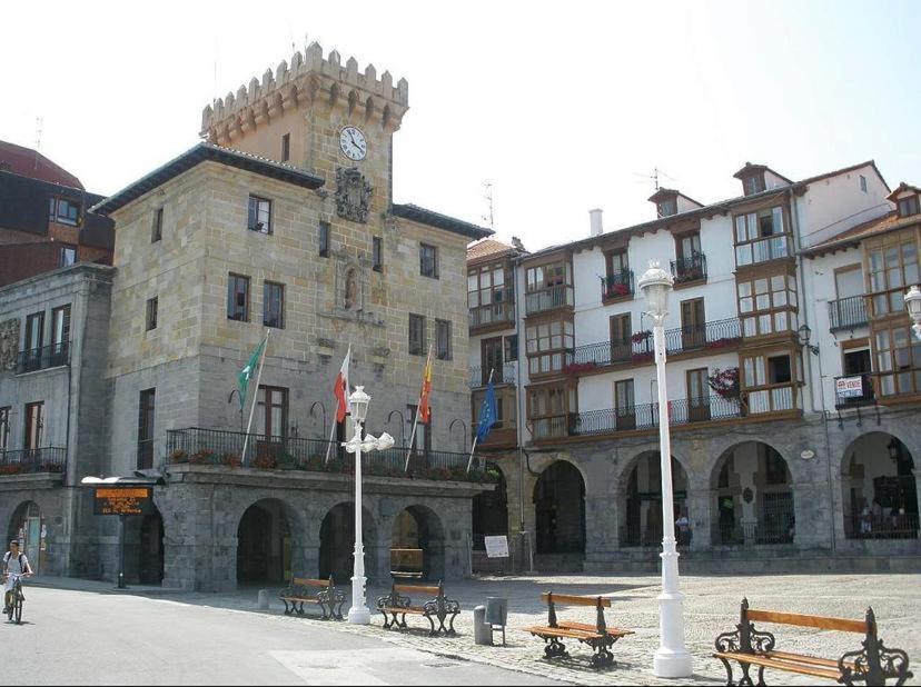 Precioso Apartamento Con Terraza, Pistas De Padel Y Piscinas Apartment Castro Urdiales Bagian luar foto